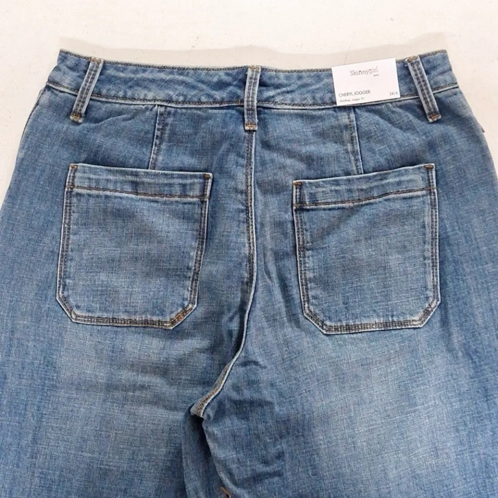 NWT Skinny Girl Cheryl Denim Jogger Jeans
Mid-Rise skinnygirl - Picture 4 of 11